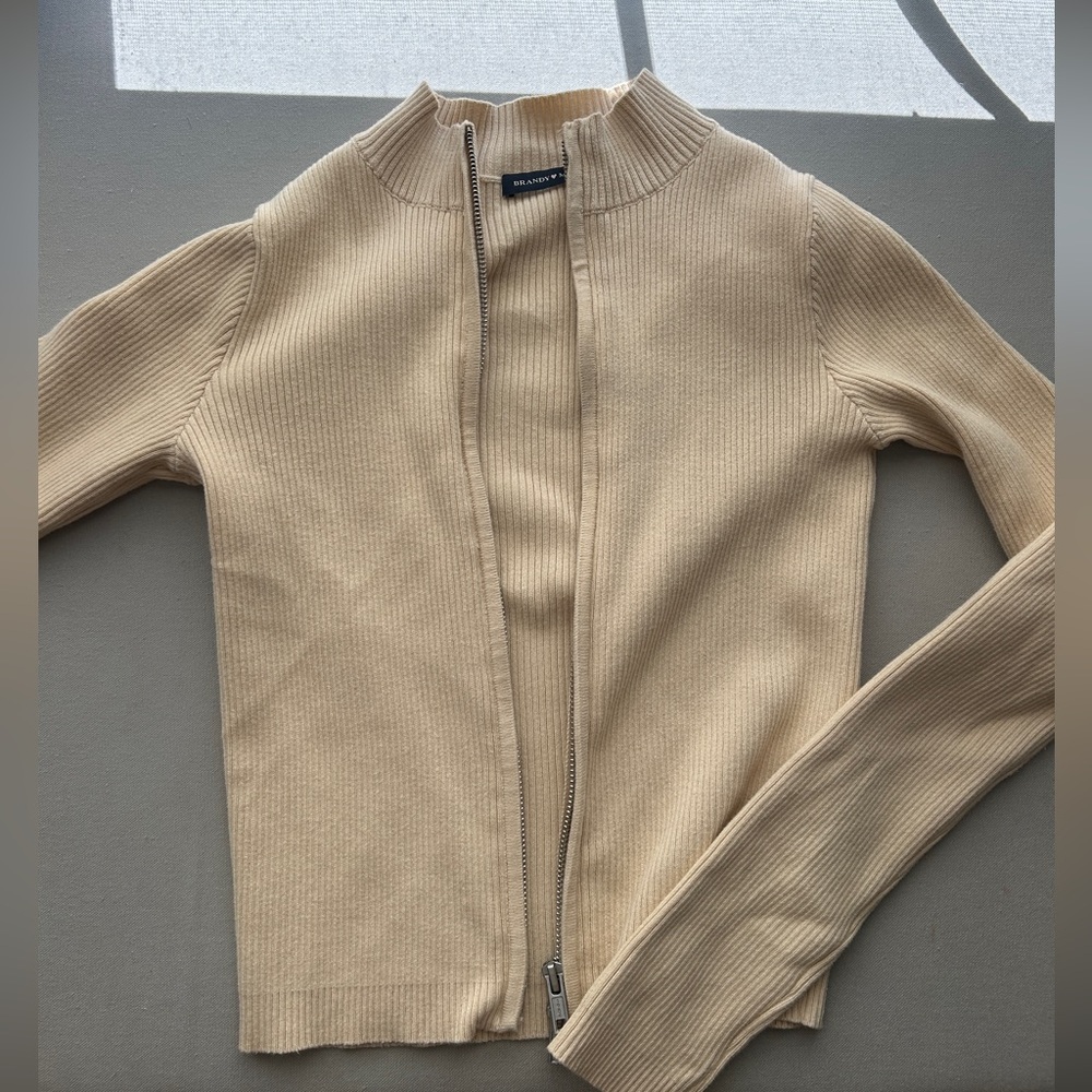 Brandy Melville zip up